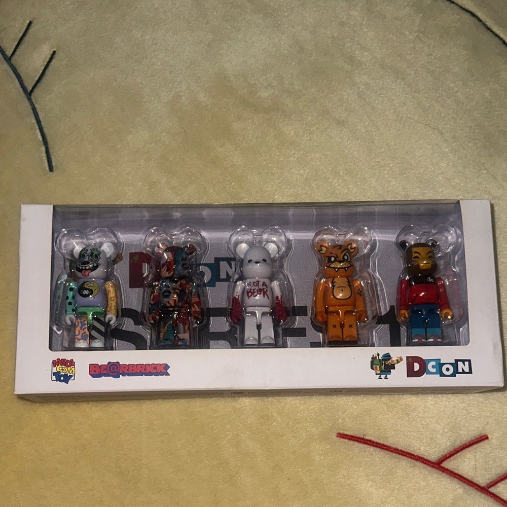 Bearbrick DCON Exclusive Bearbrick Set - Multicolor
